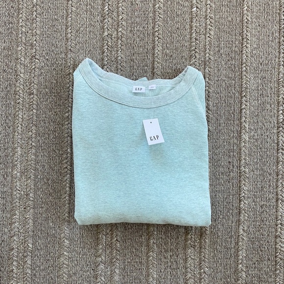 Women’s Gap Sweater - Picture 2 of 5